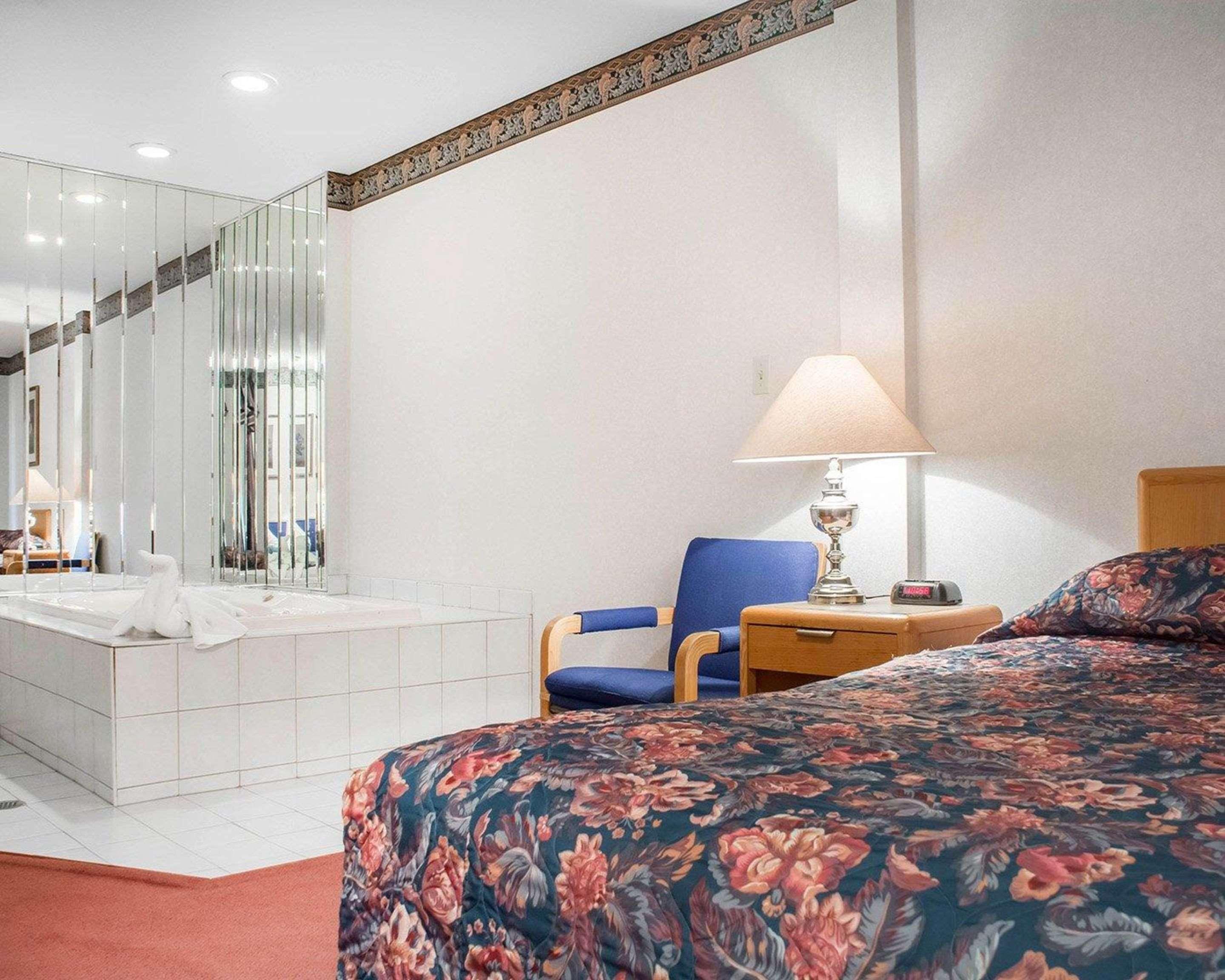 Econo Lodge By The Falls Niagara Falls Eksteriør bilde